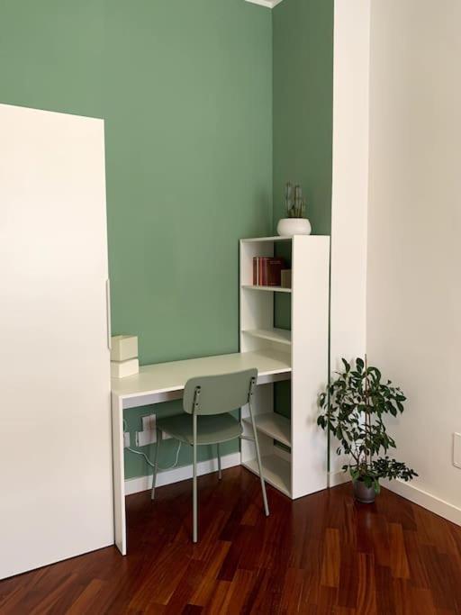 House - 20 Min From Center, Free Wifi And Private Parking Appartamento *