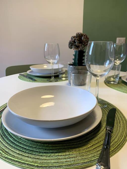 House - 20 Min From Center, Free Wifi And Private Parking Appartamento *