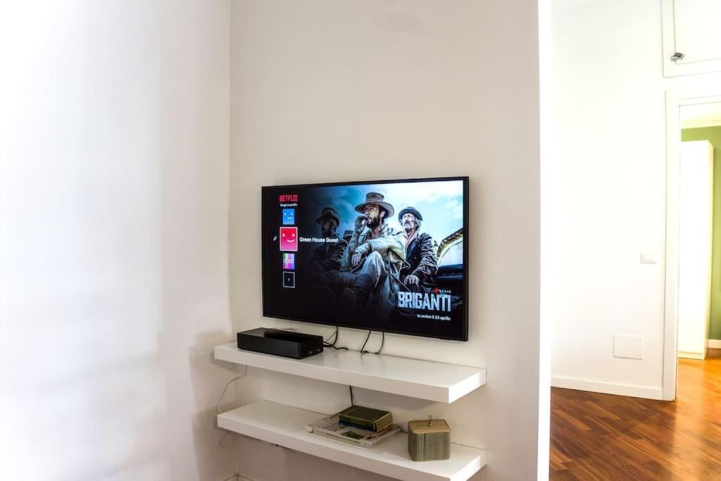 Appartamento House - 20 Min From Center, Free Wifi And Private Parking Milano